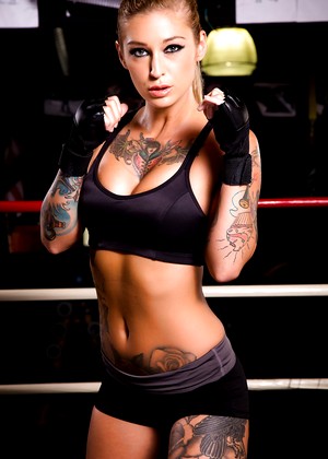 Kleio Valentien pics