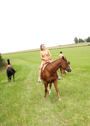 Clubseventeen Cindy F Nessy Nicoletta H Susan G Gorgeous Horse Riding Sexalbums