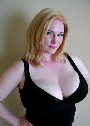 Divinebreasts Model jpg 1