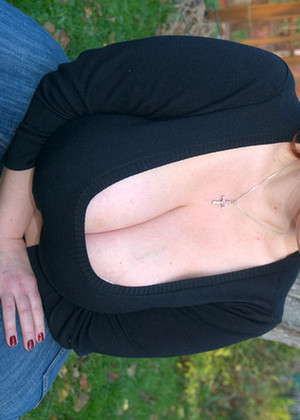 Divinebreasts Model jpg 3