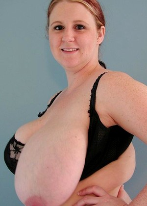 Divinebreasts Model jpg 5