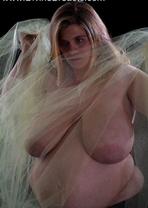 Divinebreasts Model jpg 8