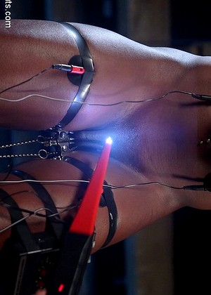 electrosluts Ana Foxxx pics