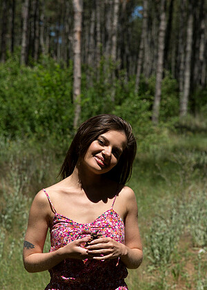 Erroticaarchives Pola Sxy Naked Outdoors Standing Fuck