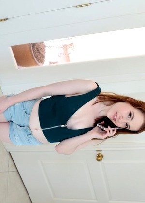 Lauren Phillips pics