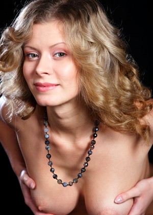 Femjoy Oliwia A Royal Blonde Party