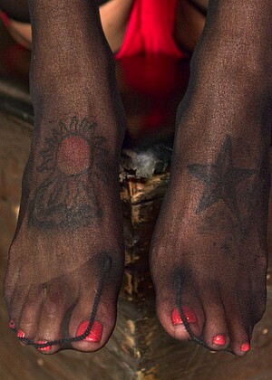 footworship Lotus Lain pics