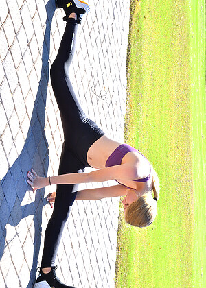 Ftvgirls Jenni Jordan Flying Yoga Pants Brazer Com