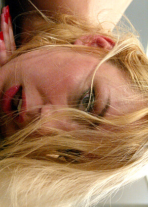 Fuckingmachines Annette Schwarz Magaking Blonde My Sexy