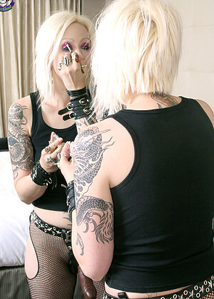 gothicsluts Cindy B pics