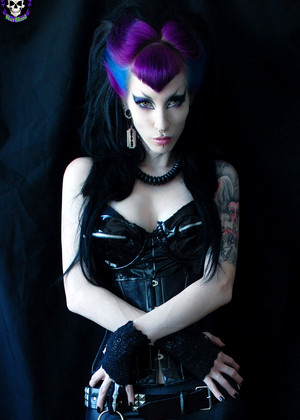 Gothicsluts Model pics