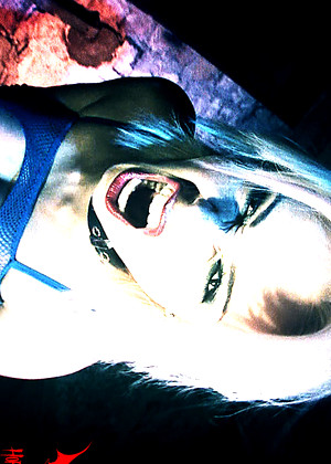 Horrorbabe Kathy Lee High Quality Scary Mobilepics