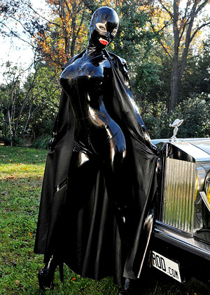 Houseoftaboo Lucy Latex Find Outdoor Pin