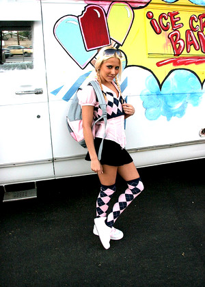 Icecreambangbang Icecreambangbang Model Sexy Schoolgirl Virtual Reality