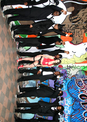 Interracialblowbang Charlotte Vale Show Gangbang Xxxpics