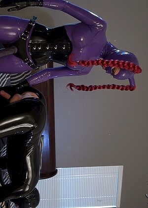 kinkyrubberworld Latex Lara pics