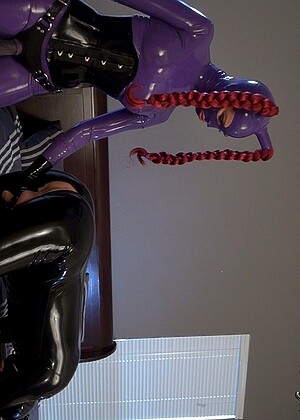 kinkyrubberworld Latex Lara pics