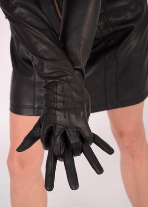 Ladiesinleathergloves Ladiesinleathergloves Model Desirable Wife Mobilepicture