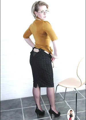 Ladysonia Alison Webb Traditional Skirt Thigh Gap