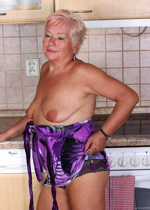 Maturenl Maturenl Model High Grade Granny Sexphoto