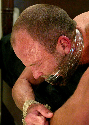 meninpain Aiden Starr pics