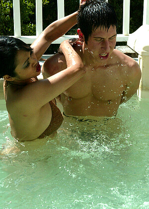 Meninpain Danny Wylde Jasmine Byrne Mika Tan Mini In Latina Cremi