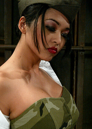 meninpain Mika Tan pics