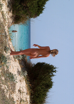 Metart Gwyneth A Comsexmovie Beach Biglabia