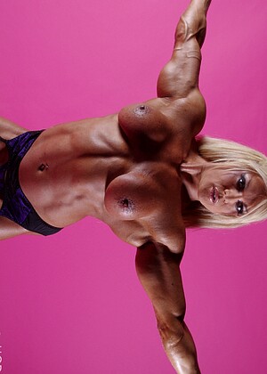 modelmuscles Lisa Cross pics