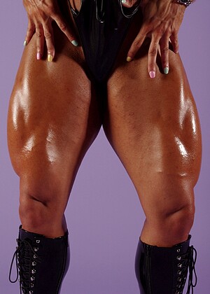 modelmuscles Lisa Cross pics