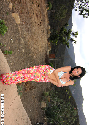 Veronica Avluv pics