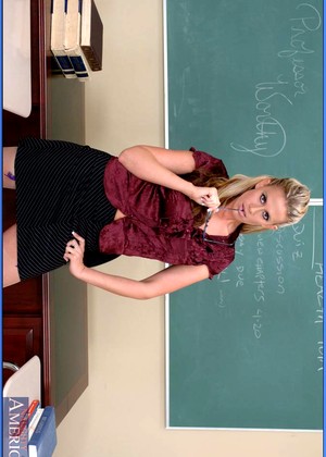 Myfirstsexteacher Kylie Worthy Sexy Upskirt Materials