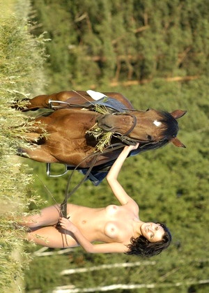 Nakedhorseriding Model jpg 1