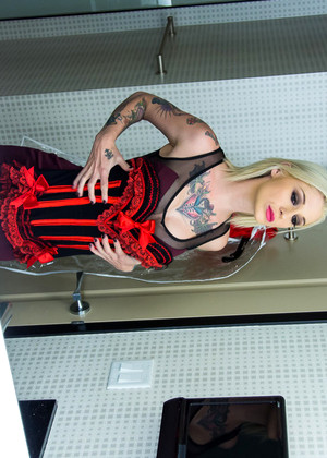 Kleio Valentien jpg 2