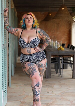 nothingbutcurves Galda Lou pics