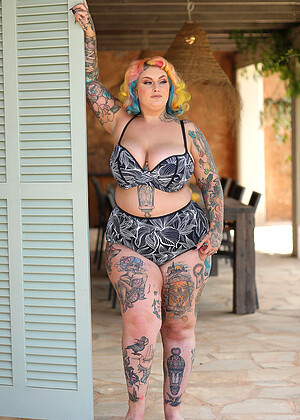 nothingbutcurves Galda Lou pics