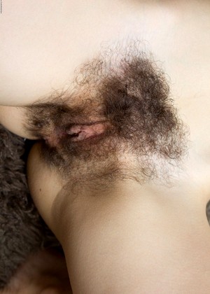 nudeandhairy Roe pics