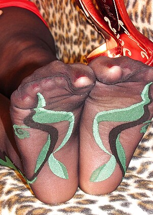 Nylon Feet Love