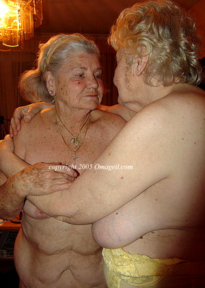 Oma Lesbians Mature