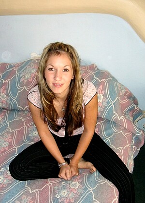 onlyteenblowjobs Chloie Seven pics