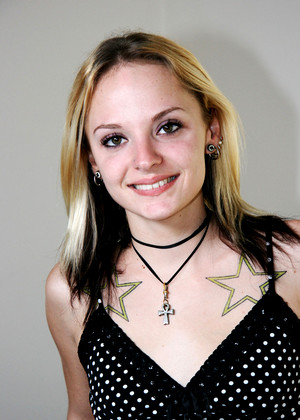 Onlyteenblowjobs Model pics