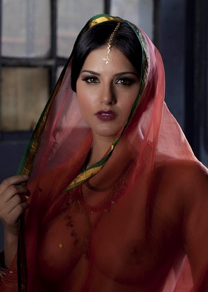 Openlife Sunny Leone Pantychery Indian Wifebucket