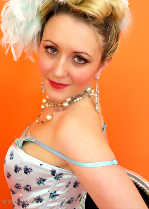 Pinupwow Model pics