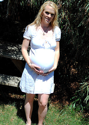 Pregnantkristi Hydii May Blueeyedkat Spreading Naughtymag