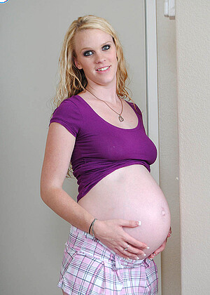 Pregnant Kristi