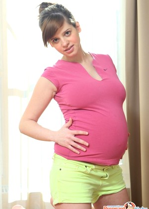 Pregnant Vicky pics