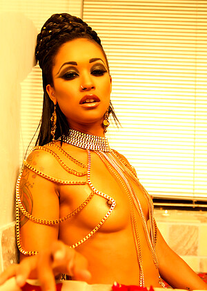 pubanetwork Skin Diamond pics