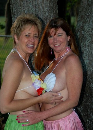 Swinger Moms