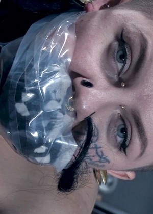 realtimebondage Luna Lavey pics