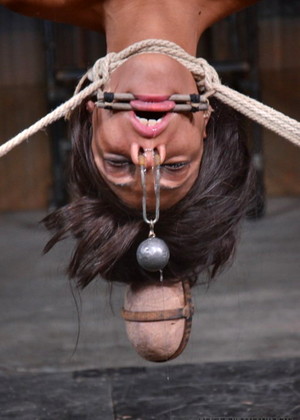 realtimebondage Nikki Darling pics